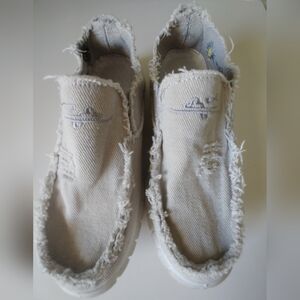 Distressed Casual Slip-On Shoes in Light Blue/Gray. Size 8